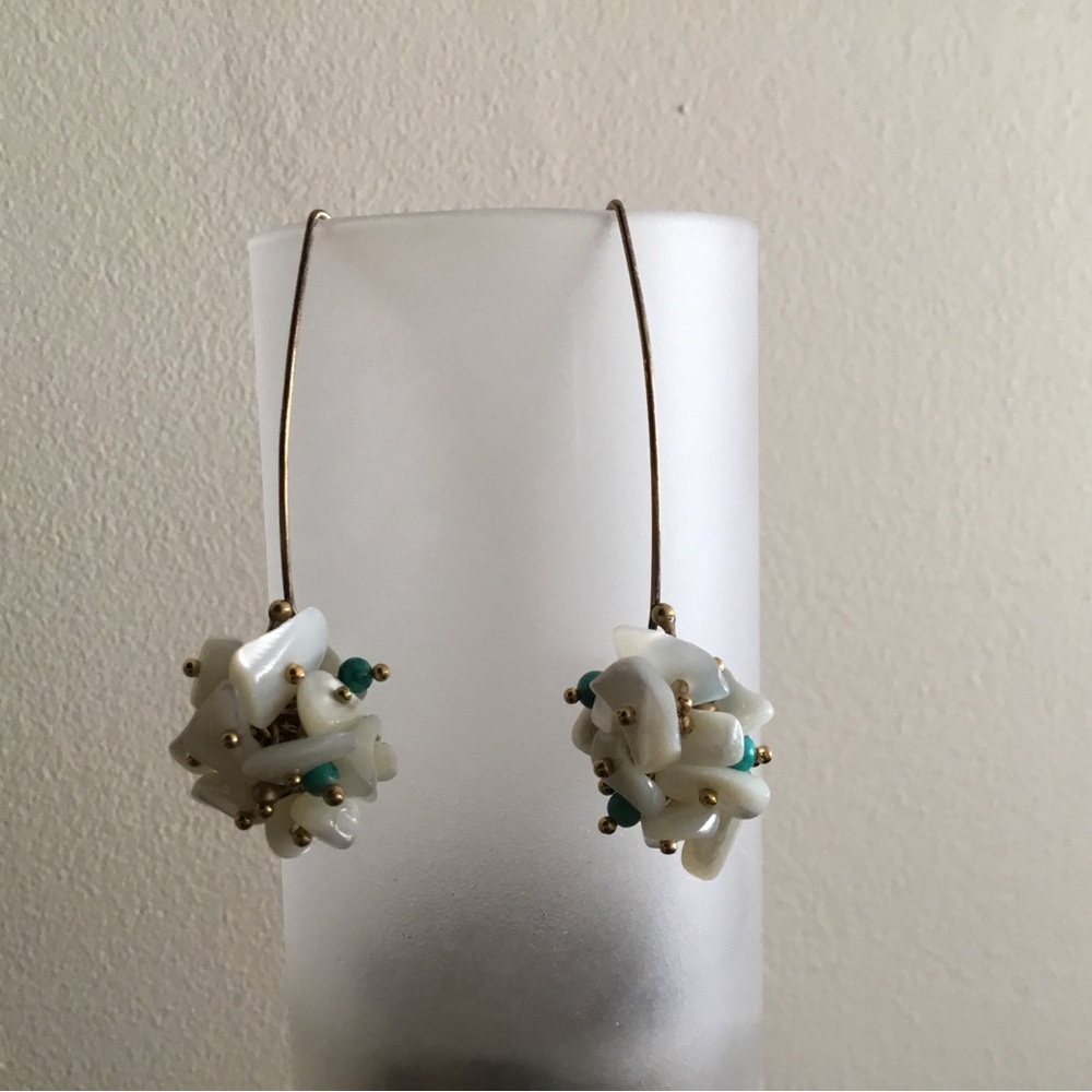 Banana Republic Ivory shells and gold Earrings